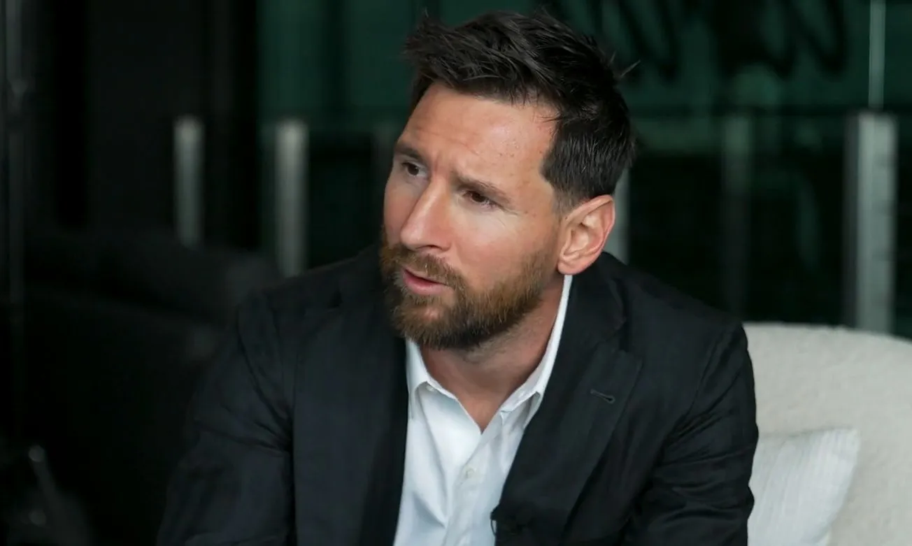 Kandidat Presiden Barcelona Pasang Spanduk Bergambar Messi - sumber: (footballespana)