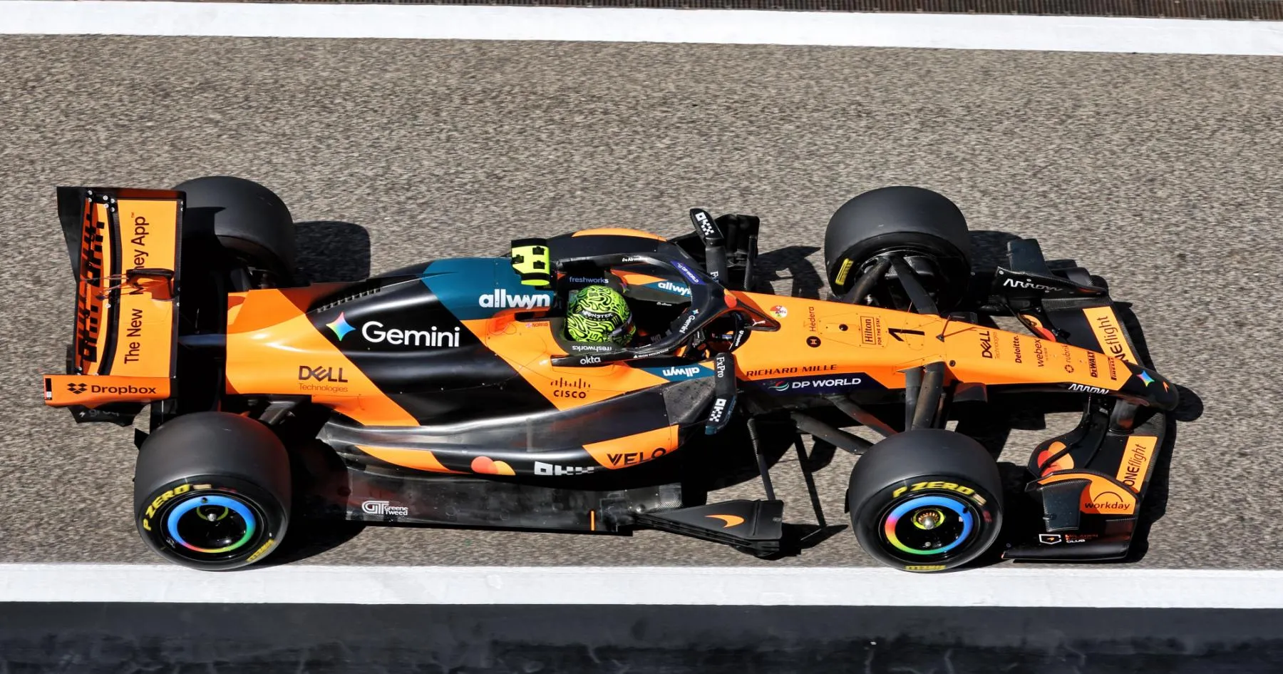 Lando Norris Tercepat, Hamilton Alami Kendala di Ferrari - sumber: (racingnews365)