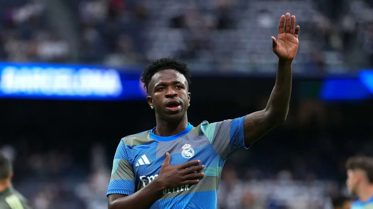 Lewis Hamilton Berikan Dukungan Penuh untuk Vinicius