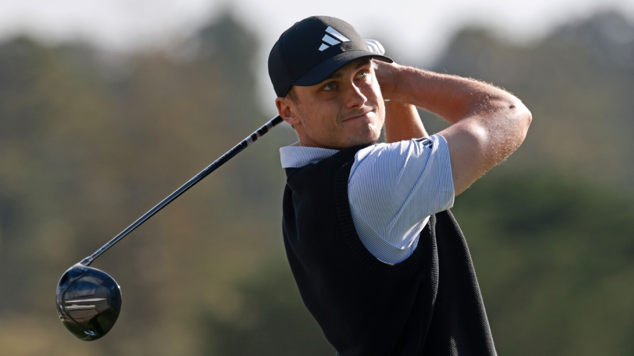 Momen yang dialami Ludvig Aberg tersebut terjadi saat putaran ketiga turnamen di Pebble Beach Golf Links. (Foto: Golf Digest)