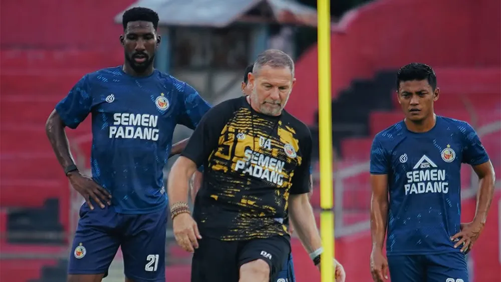 Semangat Baru Semen Padang: Target Keluar dari Ancaman Degradasi - sumber: (ileagueid)