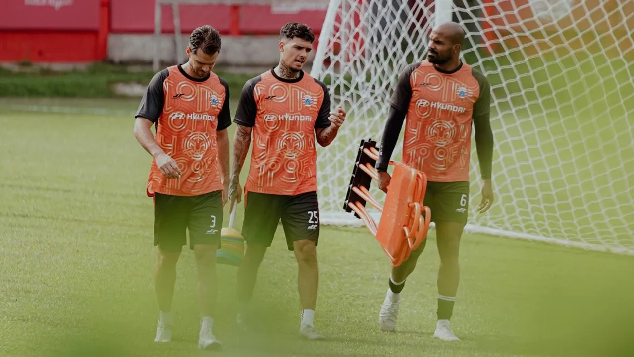 Shayne Pattynama Cepat Adaptasi di Persija Karena Banyak Pemain Timnas