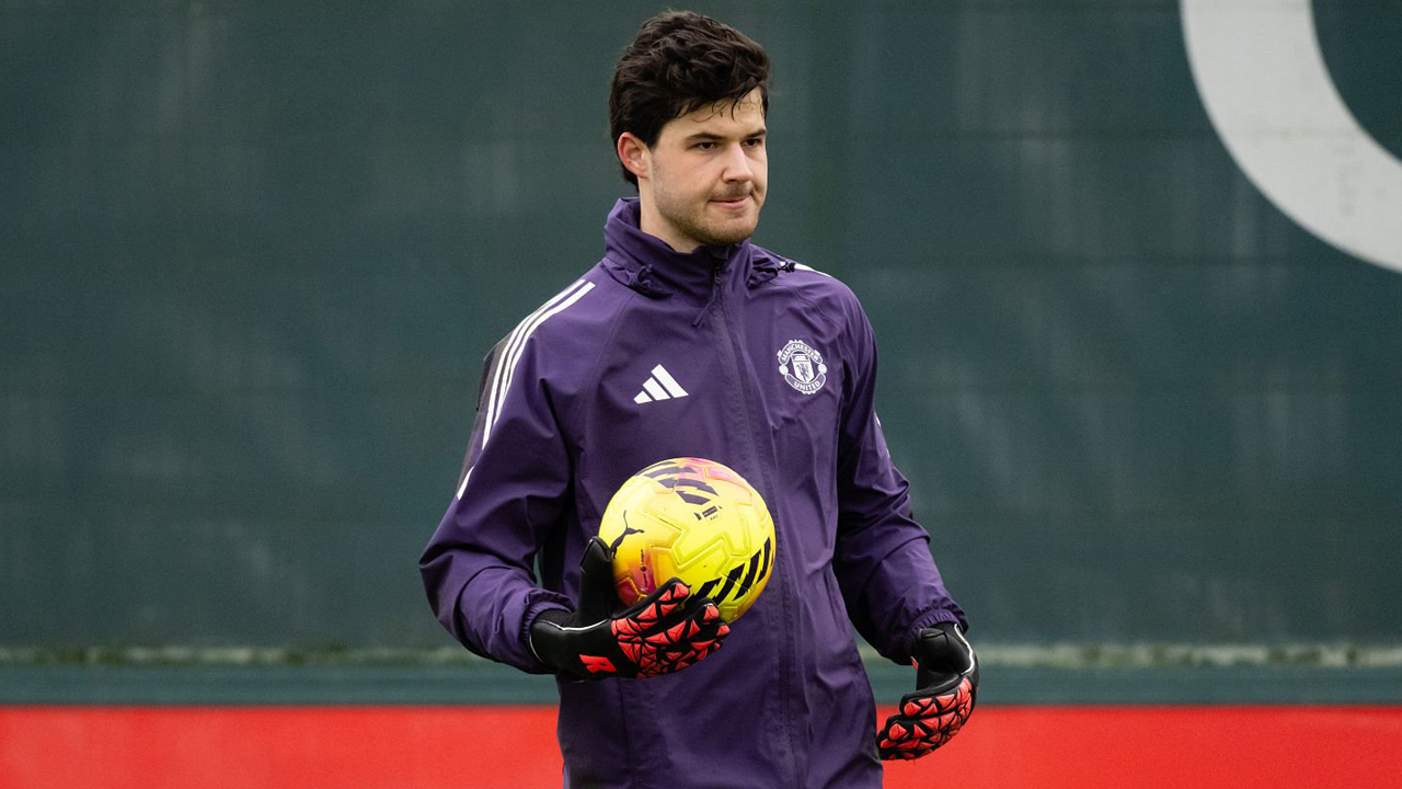 Tenang dan Dewasa, Senne Lammens Disebut Punya Aura Edwin van der Sar