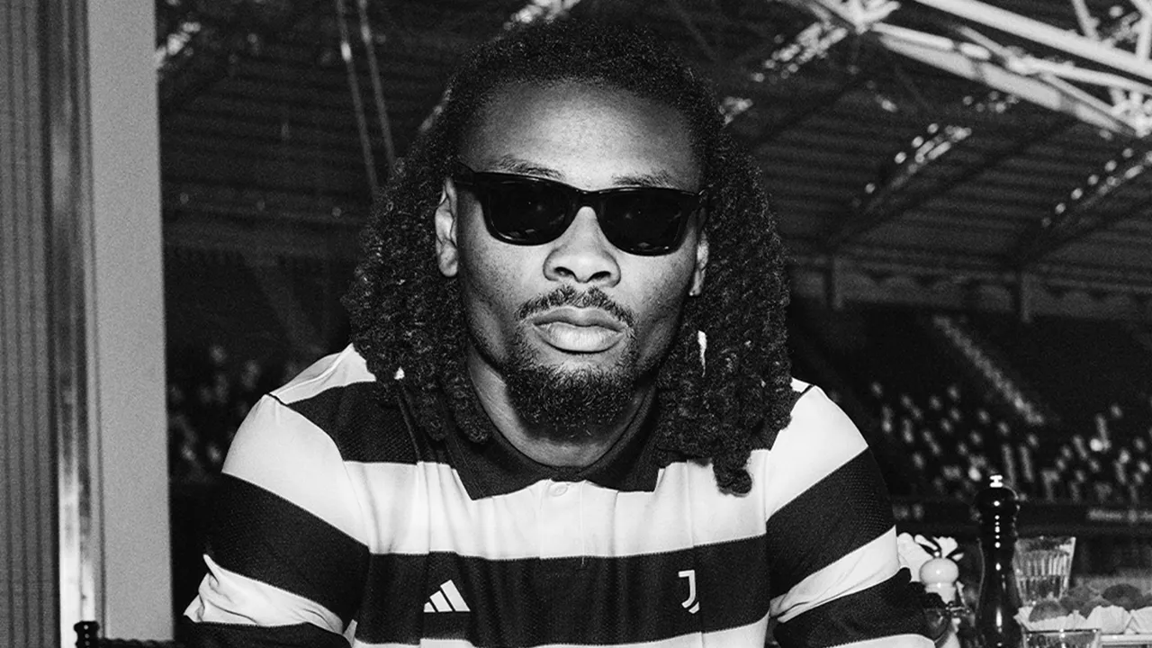 Alasan Juventus Gunakan Strip Horizontal di Jersey Keempat