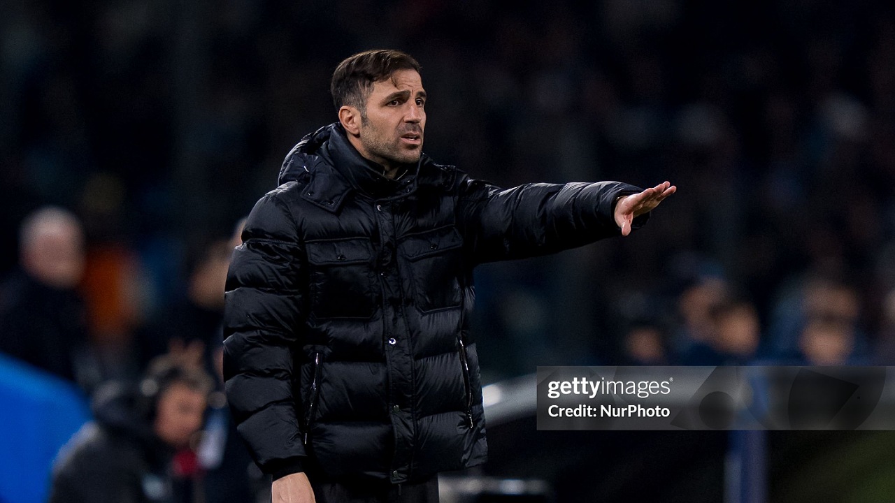 Cesc Fabregas Secara Terbuka Meminta Maaf Setelah Insiden Saelemaekers