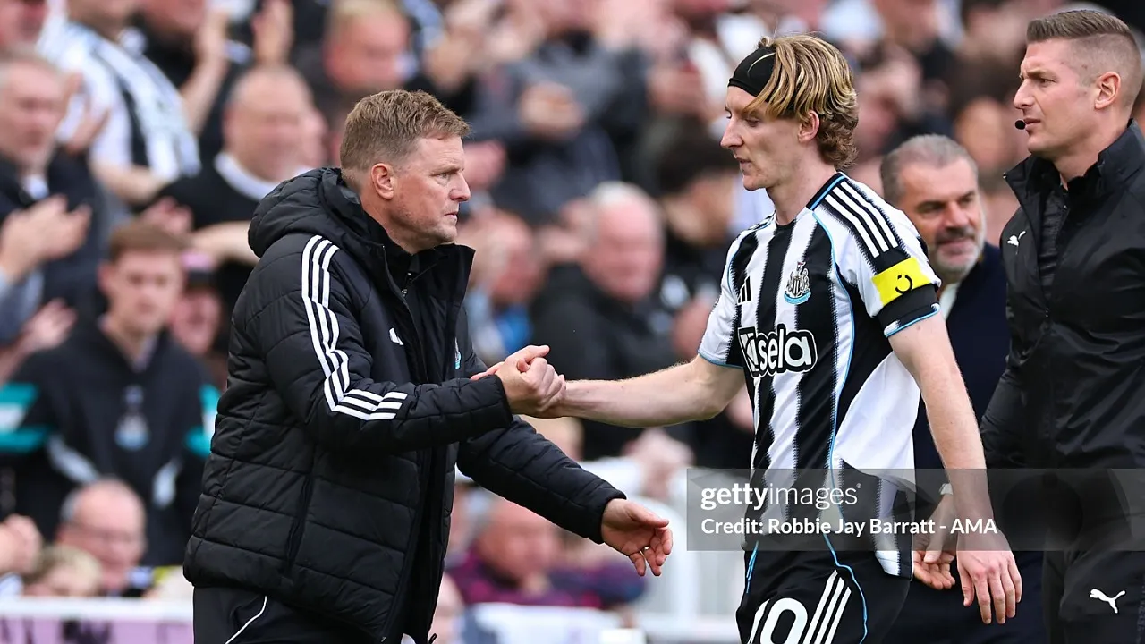 Eddie Howe dan Anthony Gordon