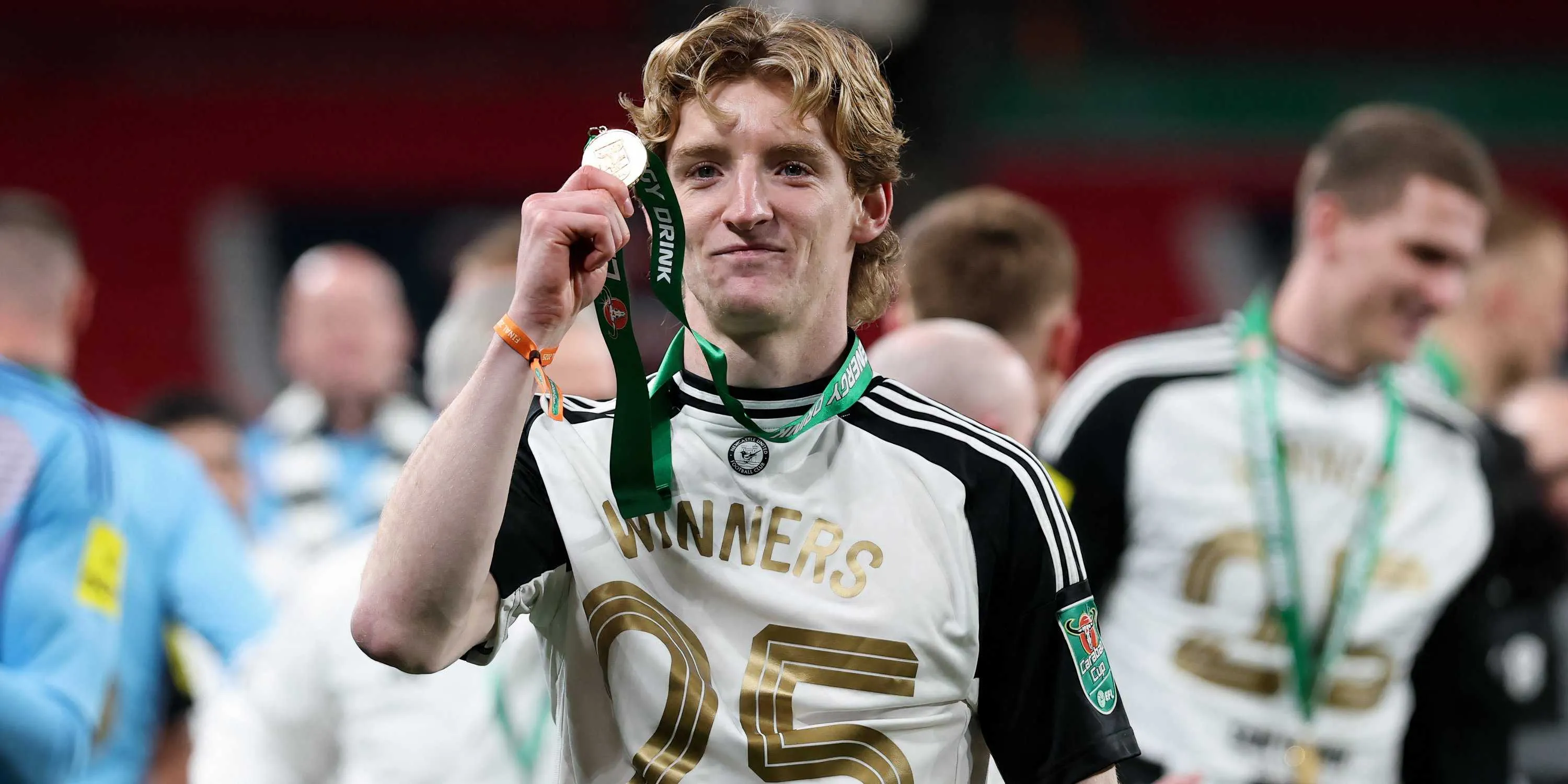 Man United Bahas Rencana Rekrut Pemain Tercepat di Dunia Sepak Bola - sumber: (givemesport)