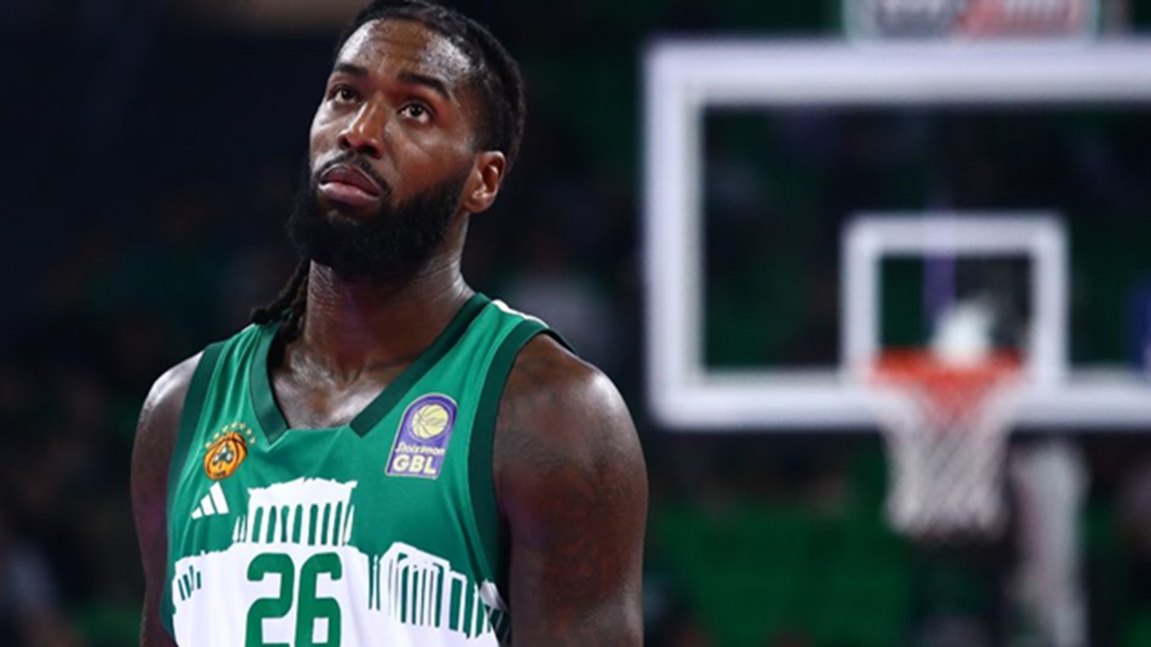 Mathias Lessort Diberikan Hukuman Usai Insiden Lawan Fenerbahce