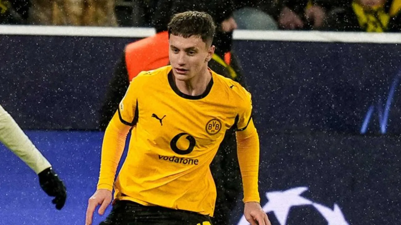 Luca Reggiani tampil penuh 90 menit di laga Borussia Dortmund vs Atalanta