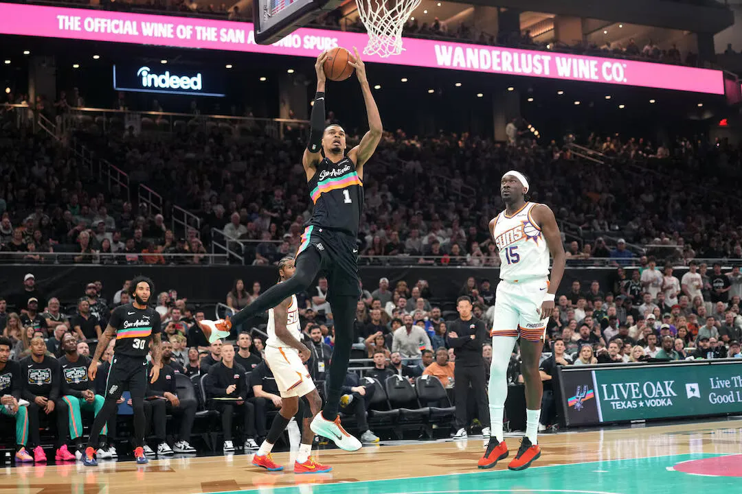 Spurs Menang Telak atas Suns, Catat Tujuh Kemenangan Beruntun