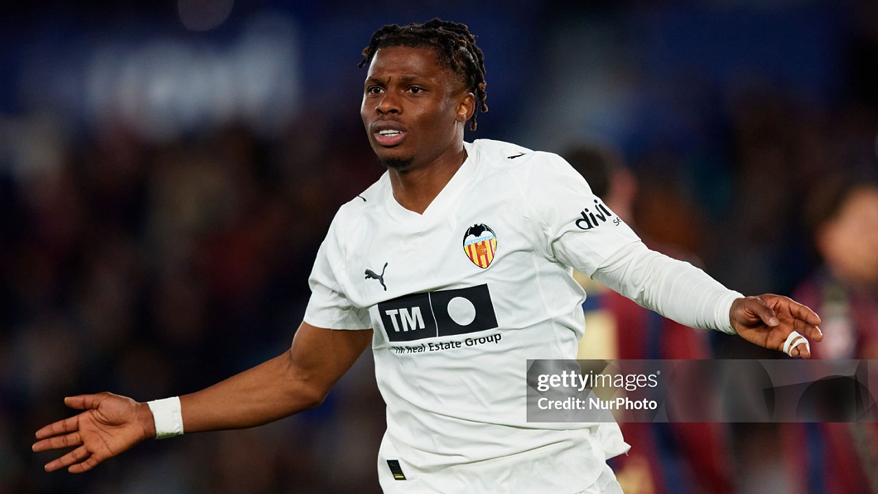 Valencia Butuh Restu Leeds untuk Permanenkan Largie Ramazani