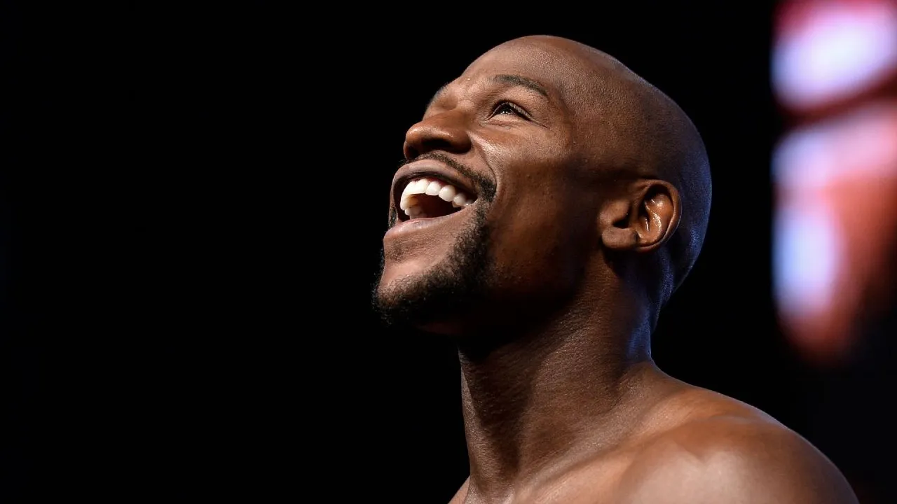 Floyd Mayweather Jr menandatangani perjanjian eksklusif dengan CSI Sports/Fight Sports sebagai promotor untuk fase terbaru dalam kariernya. (Foto: Fight TV)