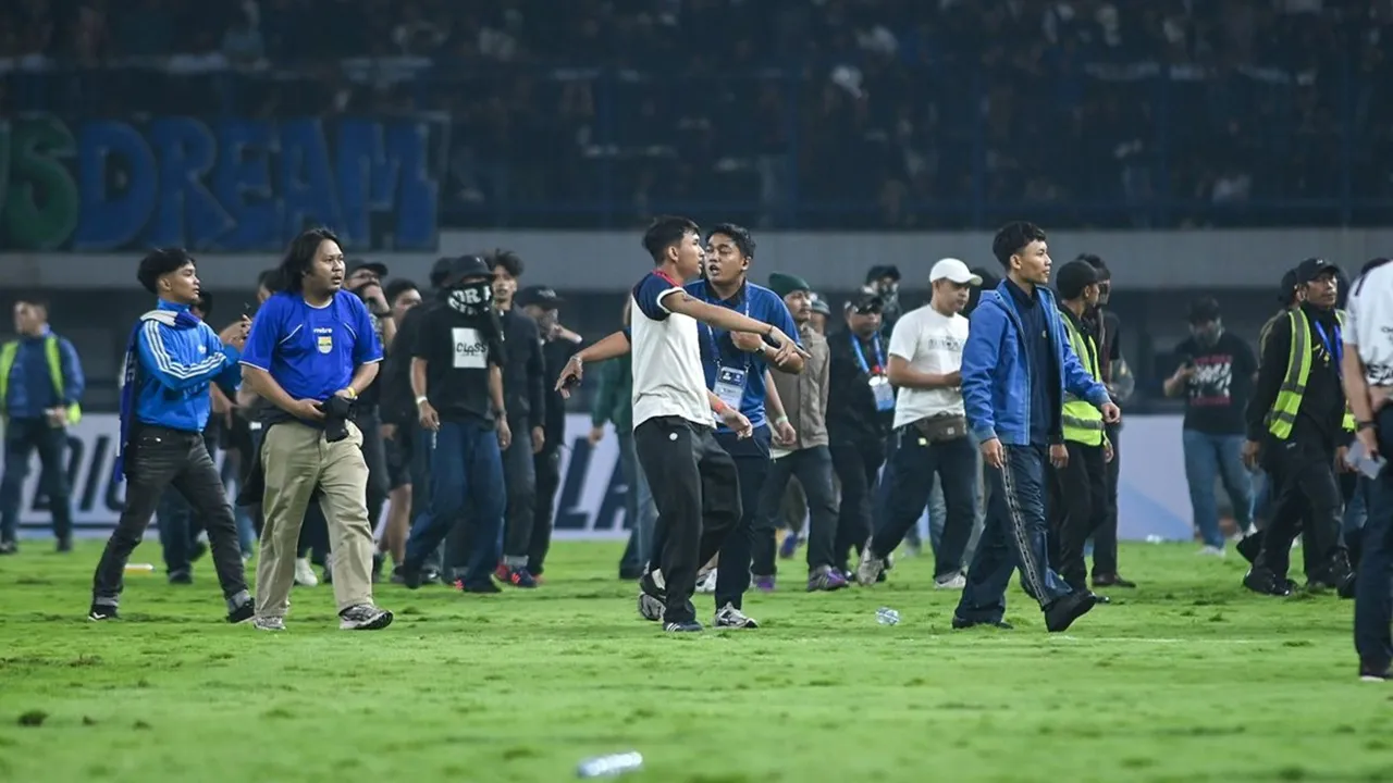 Kelakuan Suporter Indonesia jadi sorotan media Thailand