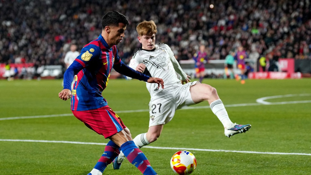Joao Cancelo Bisa Jadi Pilihan Hansi Flick Lawan Levante
