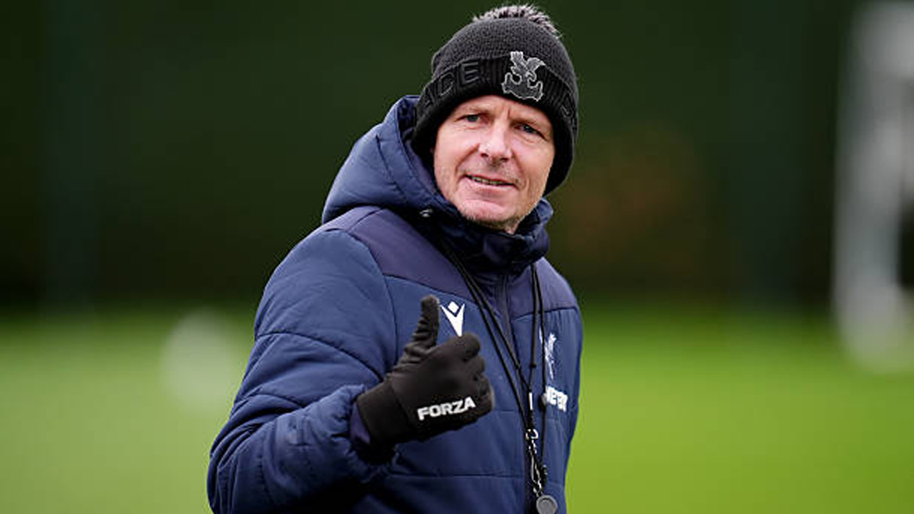 Oliver Glasner Tegur Fans Crystal Palace: Jangan Lupa dari Mana Kita Berasal