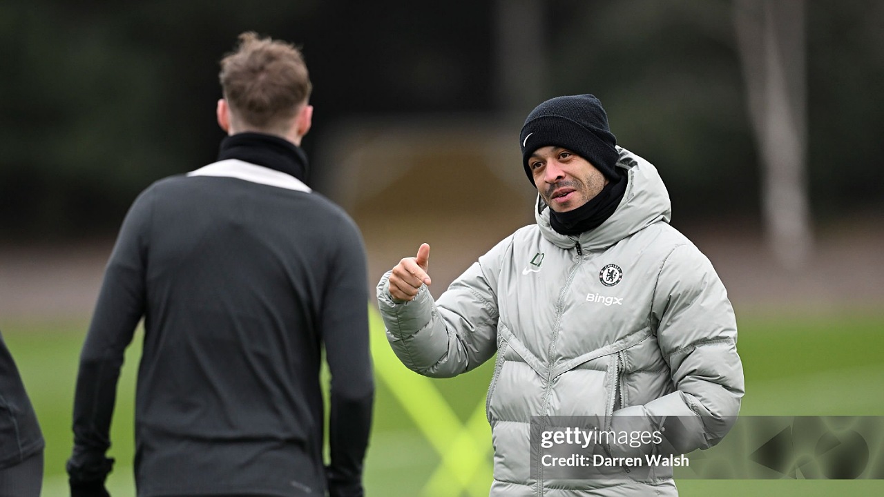 Pesan Keras Liam Rosenior untuk Lini Depan Chelsea