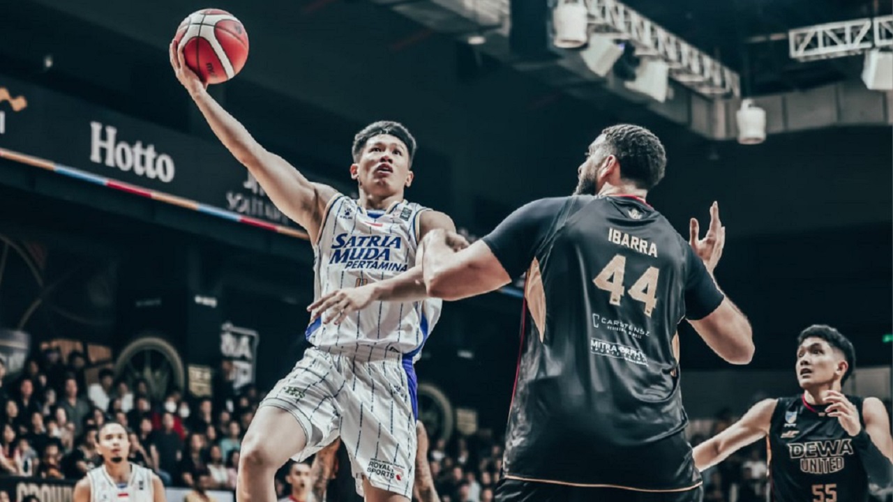 Satria Muda Pertamina Curi Kemenangan di Markas Dewa United Banten