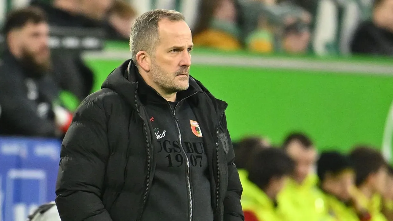 Ausgburg Menang Dramatis di Markas Wolfsburg Bikin Manuel Baum Bangga