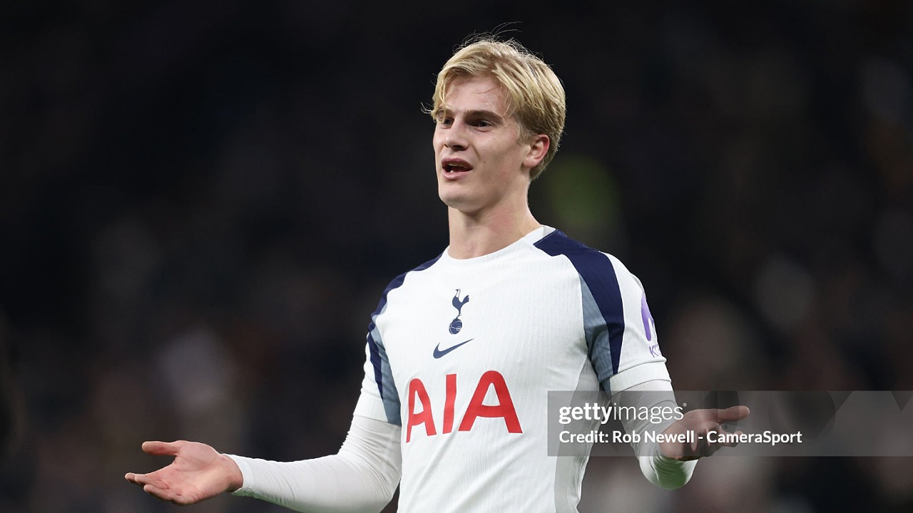 Chelsea Incar Lucas Bergvall, Spurs Tak Mau Lepas