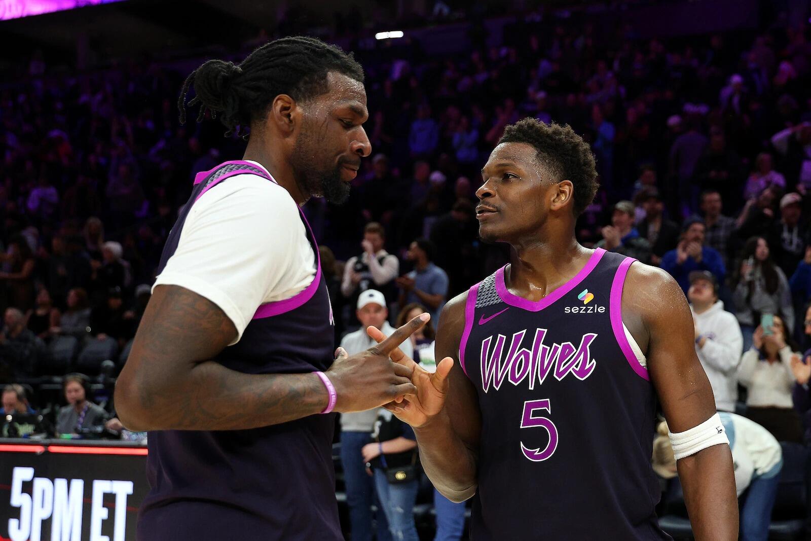 Edwards Terinspirasi Cunningham, Catatkan 40 Poin Lawan Mavs