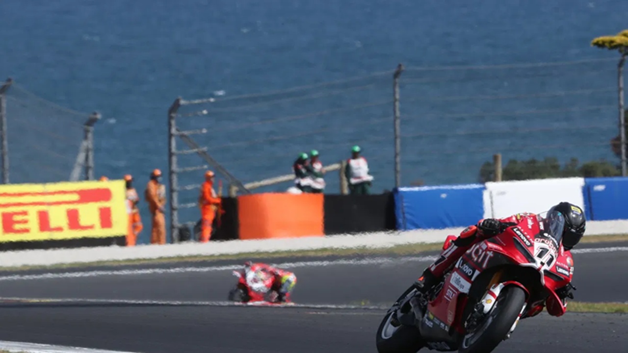 Hasil Race 2 WSBK Australia: Nicolo Buelga Masih Tak Terbendung