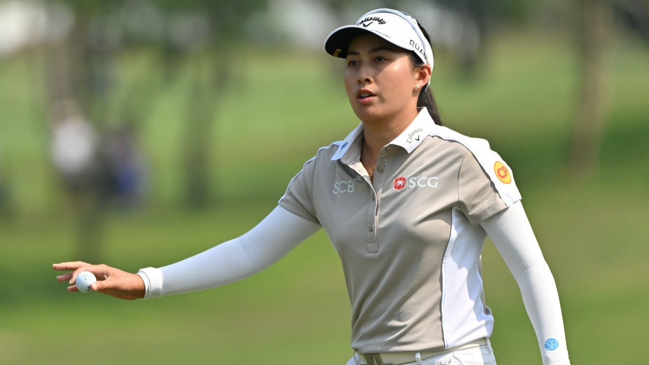 Jeeno Thitikul Pimpin Putaran Ketiga Turnamen LPGA Thailand