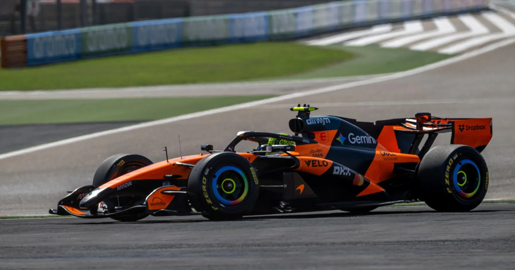McLaren Tegaskan Dukungan bagi Norris dan Piastri - sumber: (racingnews365)