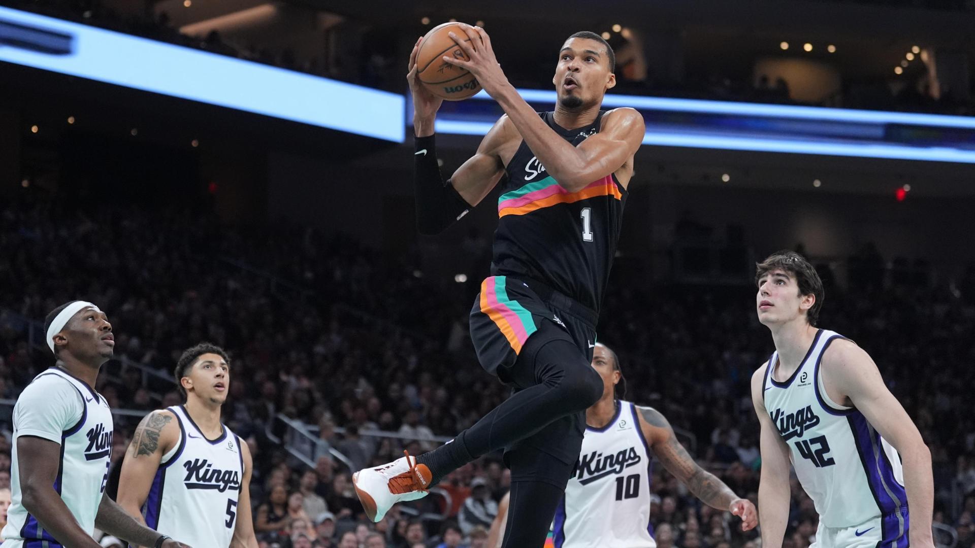 Spurs Perpanjang Rekor Kemenangan, Kings Kalah 16 Kali