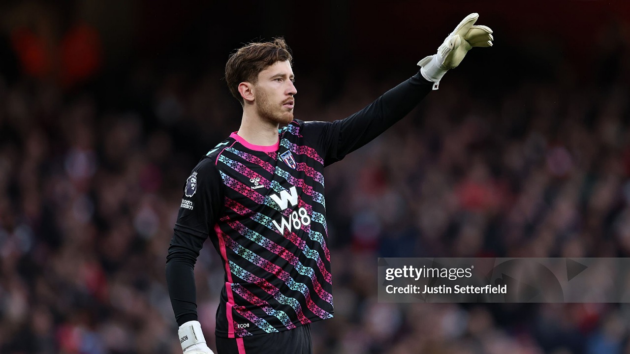 Chelsea Incar Tanda Tangan Kiper Sunderland, Robin Roefs