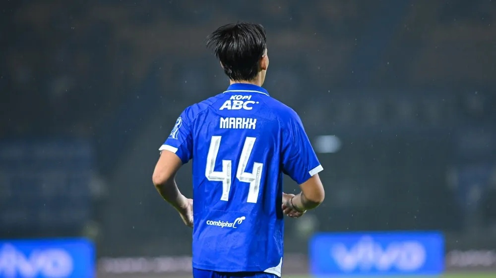 Debut Dion Markx di Persib Picu Persaingan Ketat di Lini Tengah - sumber: (ileagueid)