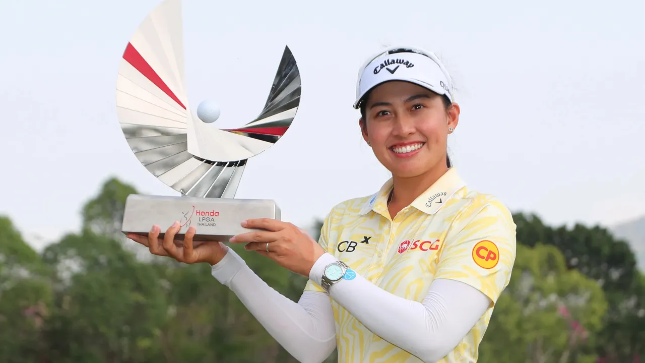 Jeeno Thitikul Berhasil Juarai LPGA Thailand di Depan Publik Sendiri