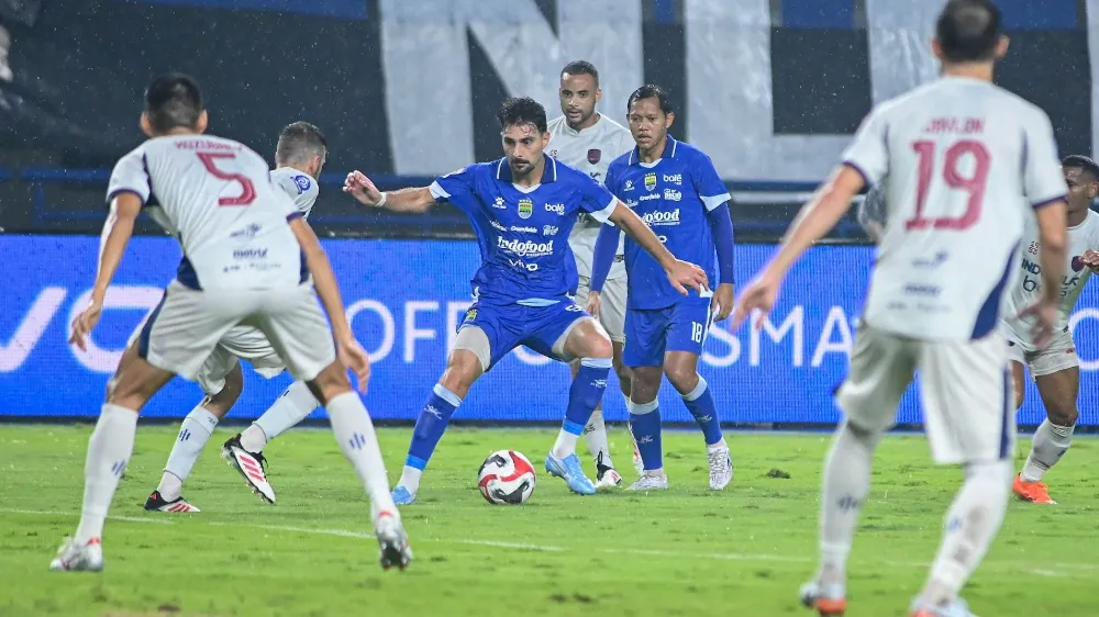 Kemenangan Tangguh Persib atas Persita: Analisis Bojan Hodak - sumber: (ileagueid)