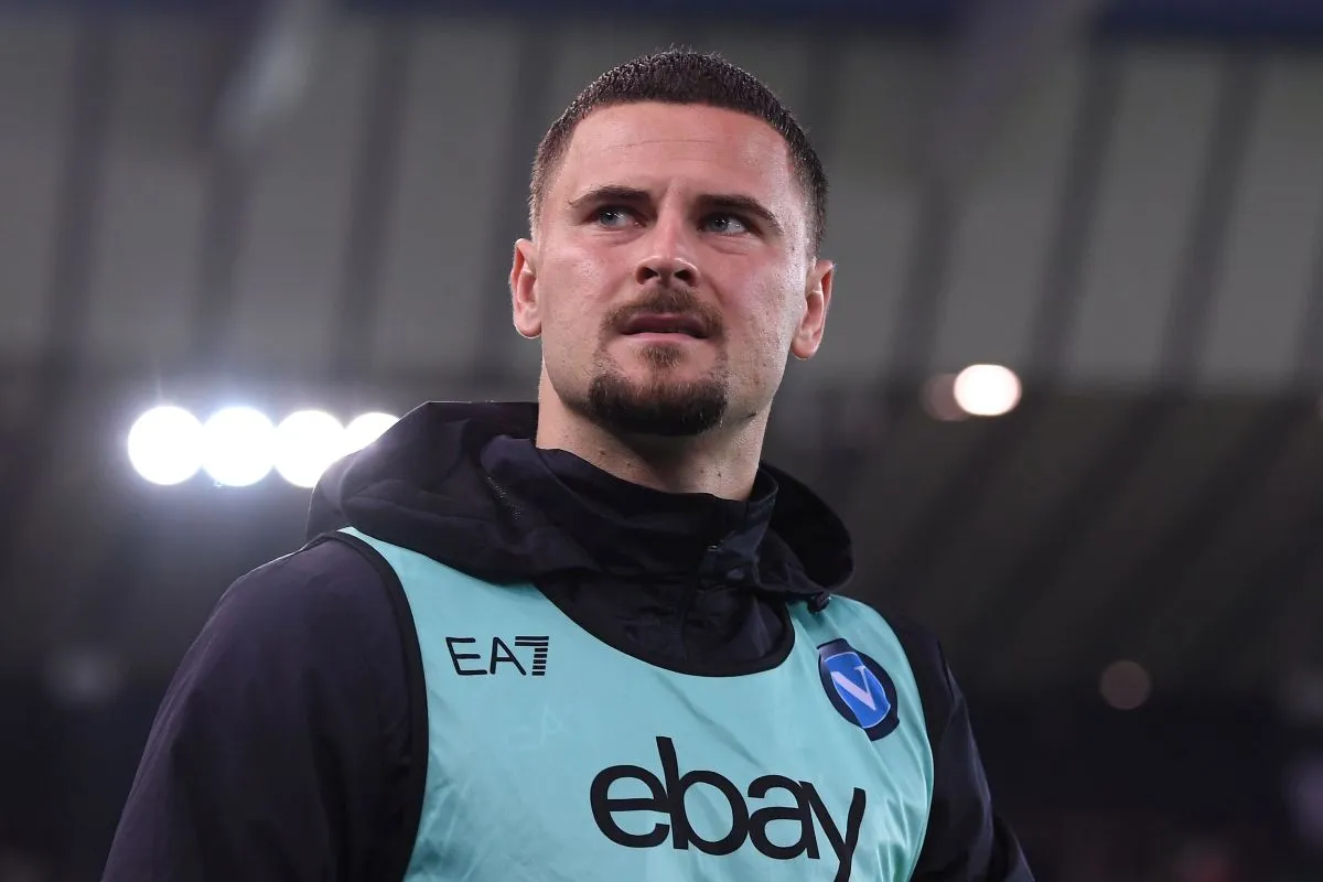 Kiper Napoli Kritik Tajam Wasit dan VAR: ‘Sepak Bola Kini Jadi Sandiwara’ - sumber: (footballitalia)