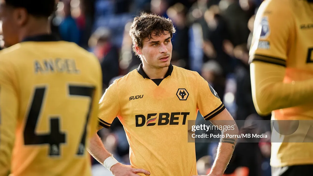 Newcastle United bidik bek kiri Wolves, Hugo Bueno