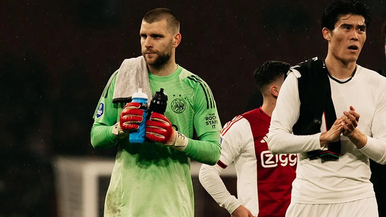 Maarten Paes debut bersama Ajax Amsterdam