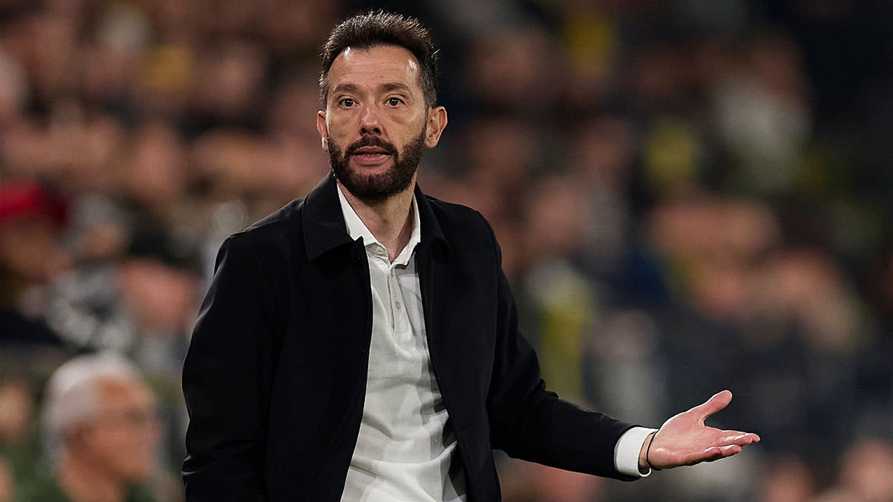 Valencia Takluk di Kandang Villarreal, Carlos Corberan Kecewa Berat