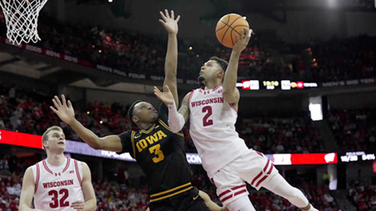 Wisconsin Badgers Sudahi Perlawanan Iowa Hawkeyes