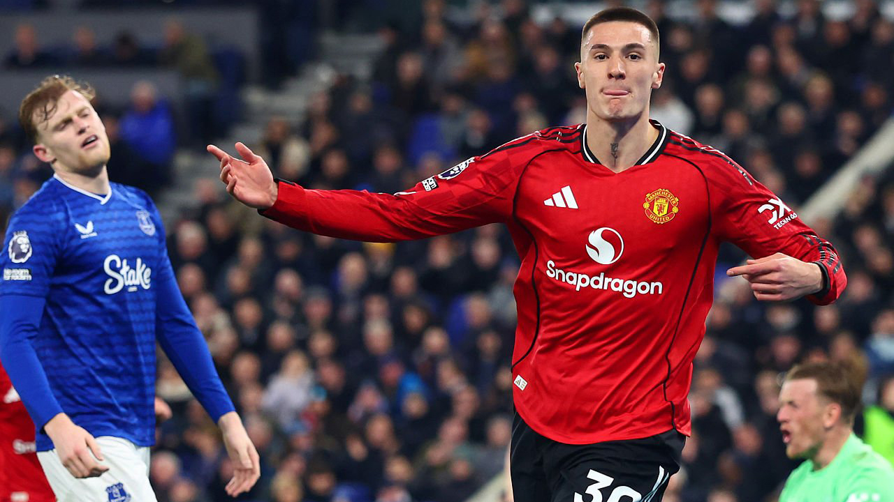 Benjamin Sesko Jadi Pahlawan, Saatnya Starter di MU?