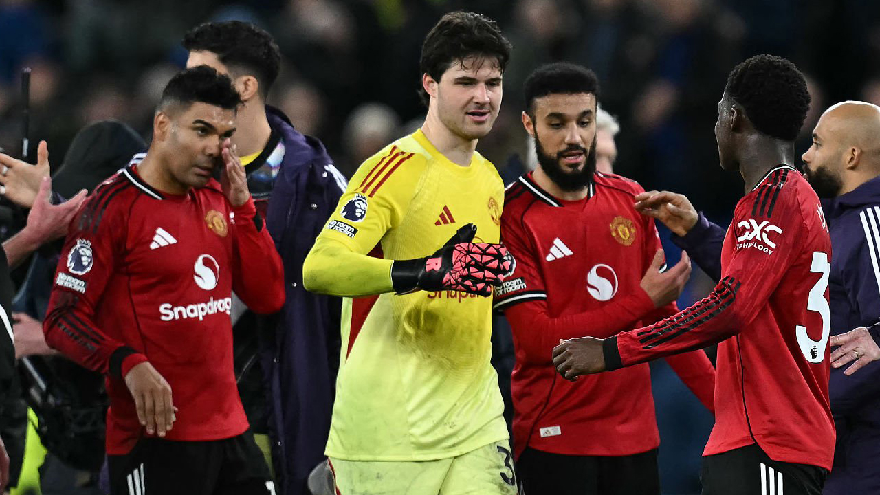 Carrick Terkesan dengan Performa Senne Lammens Saat Hadapi Everton