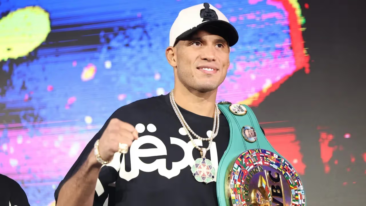 David Benavidez akan menghadapi sesama Meksiko, Gilberto Ramirez, dalam perebutan gelar WBA dan WBO kelas penjelajah pada 2 Mei di T-Mobile Arena, Las Vegas. (Foto: Fight TV)