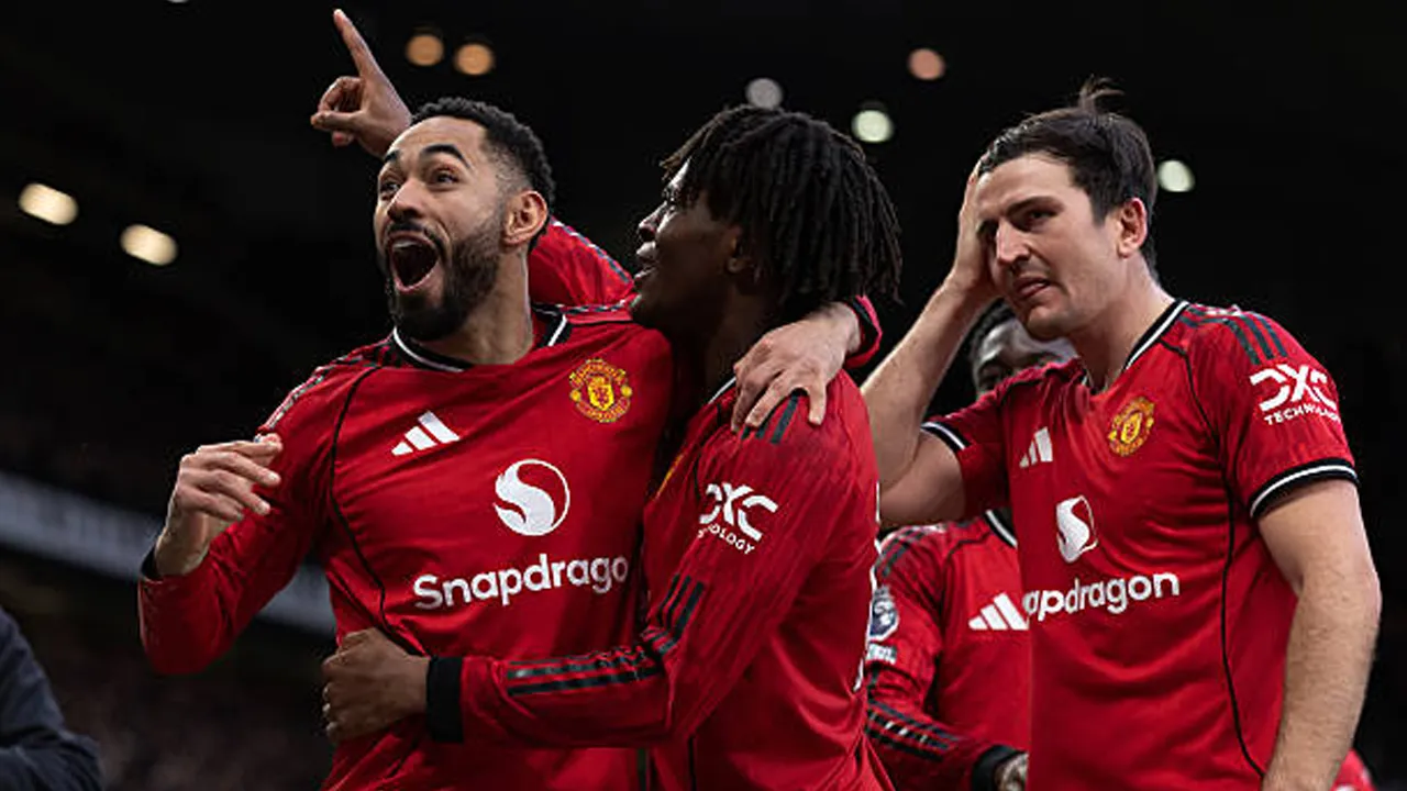 Gary Neville Dukung Manchester United Tembus Tiga Besar Klasemen