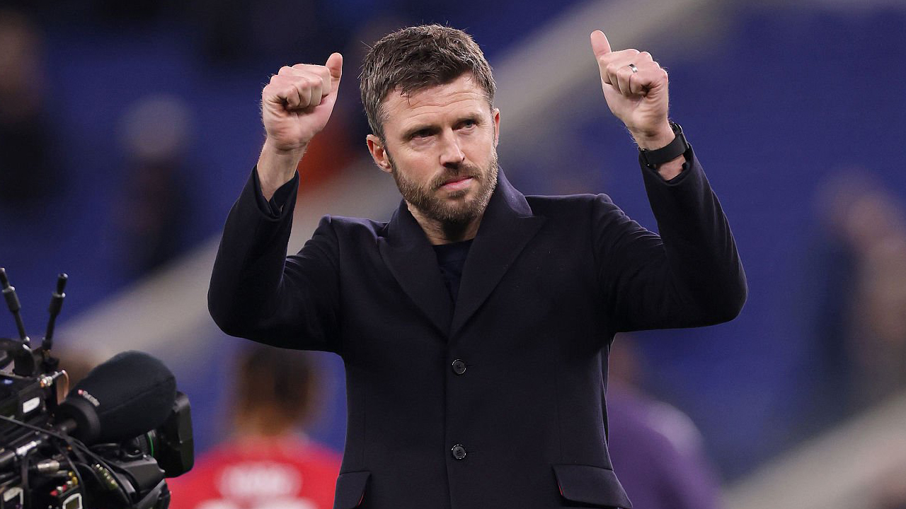 Gary Neville Ragu, MU Diminta Cari Manajer Lain Selain Michael Carrick