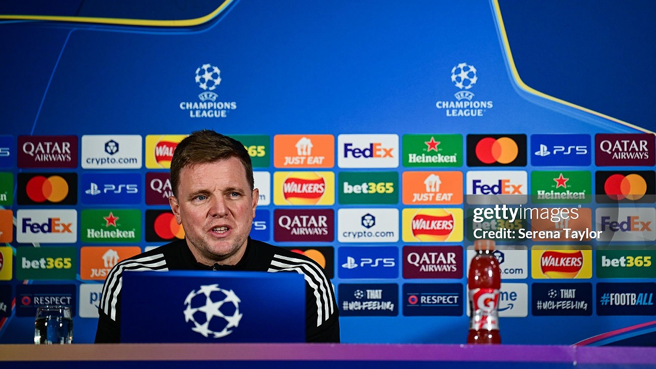 Howe Keluhkan Krisis Bek Newcastle United Jelang Lawan Qarabag