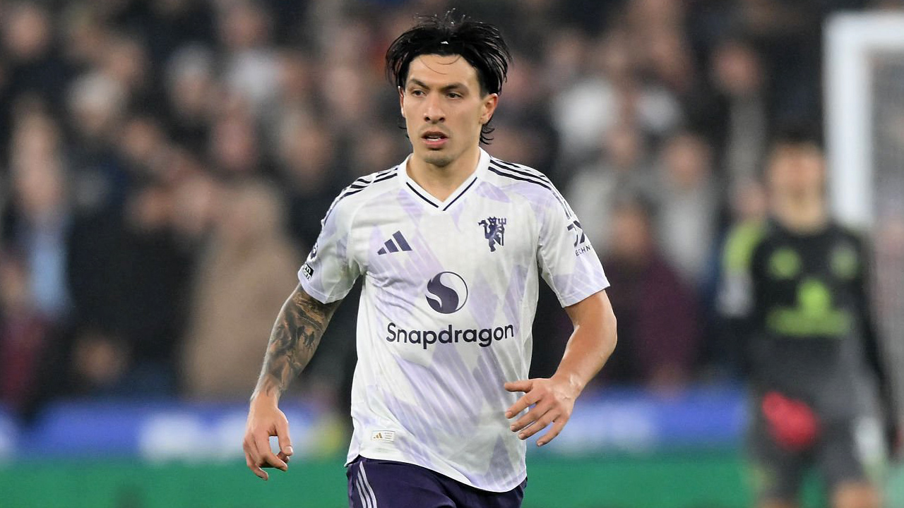 Ini Alasan Lisandro Martinez Absen Saat MU Hadapi Everton