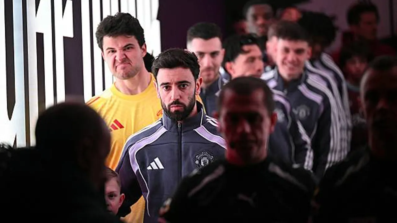 Jamie Carragher Nilai Jadwal Rival di Kompetisi Eropa Bisa Untungkan Manchester United