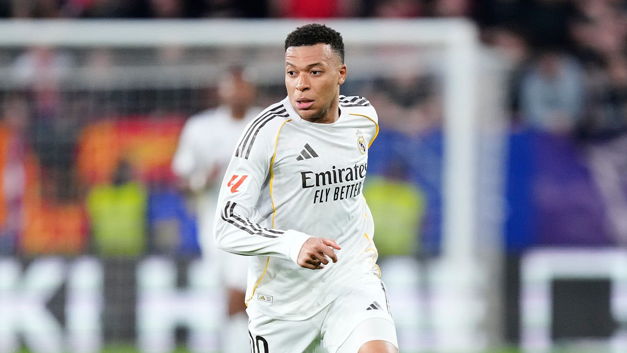 Jika Bisa, Pedri Ingin Rekrut Kylian Mbappe ke Barcelona