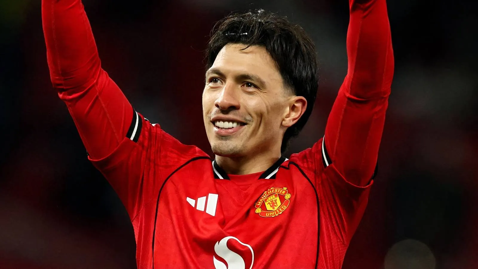 Lisandro Martinez Siap Comeback Hadapi Everton - sumber: (givemesport)