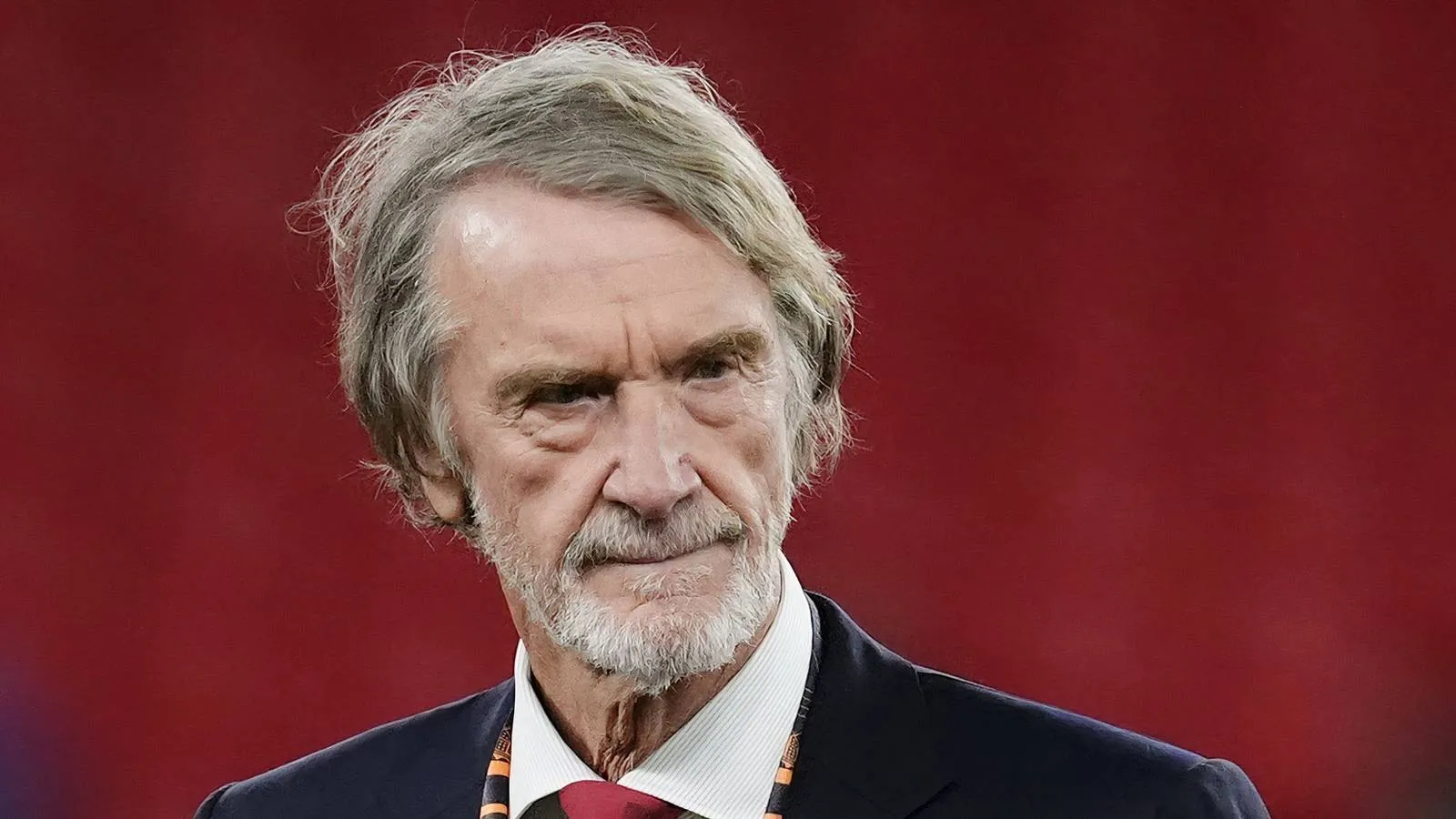 Manchester United Pertimbangkan Jual Pemain Bergaji Tinggi Demi Danai Transfer Ganda - sumber: (givemesport)