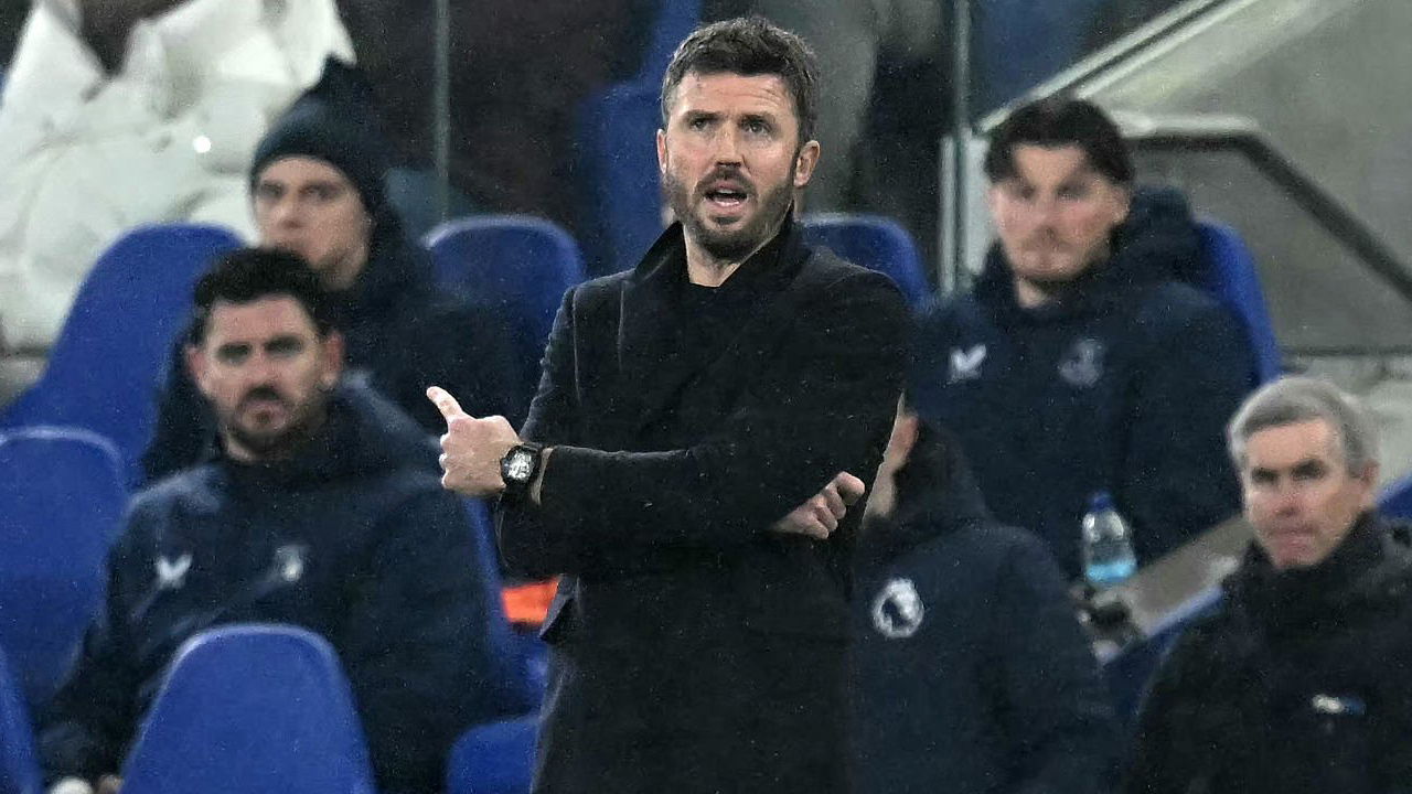 Michael Carrick: Tekanan Everton Paksa MU Bekerja Keras Sepanjang Laga