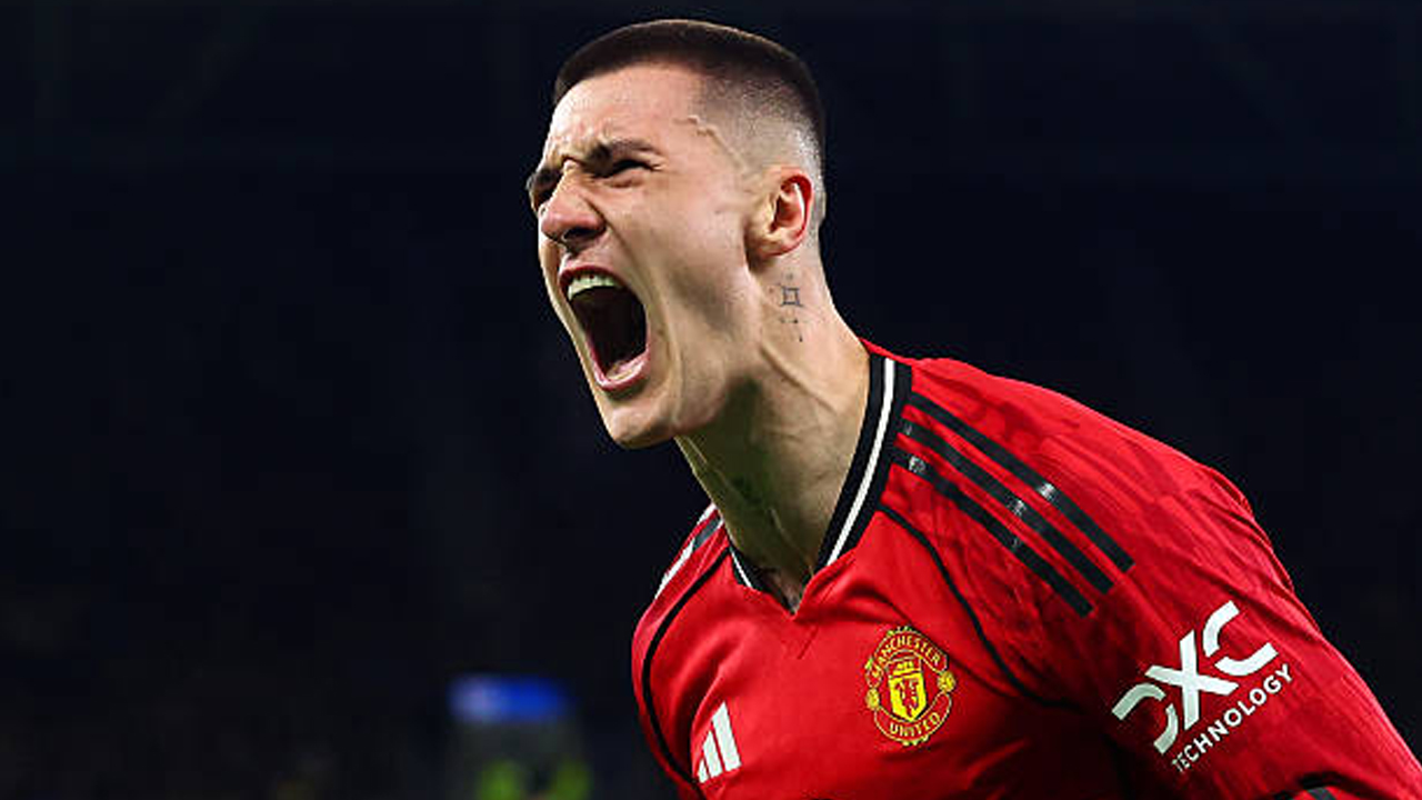 Michael Carrick Yakin Benjamin Sesko Akan Jadi Pemain Besar di Man United